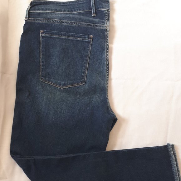 Eddie Bauer Slightly Curvy Slim Straight Cropped Jeans Size 16 - Picture 2 of 13